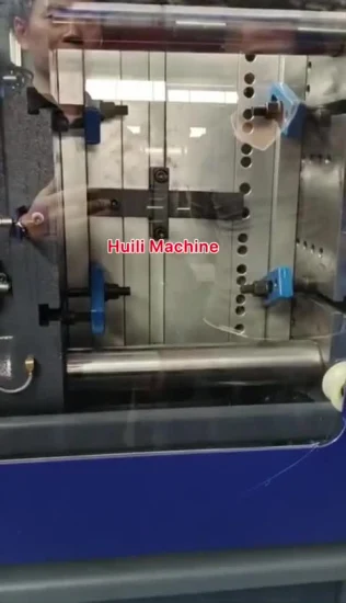 Macchina automatica per lo stampaggio ad iniezione per la produzione di scatole e contenitori per il pranzo in plastica